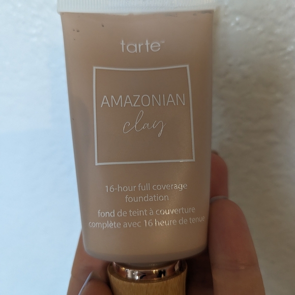 Tarte Amazonian Clay Foundation 20N light neutral - Picture 1 of 2